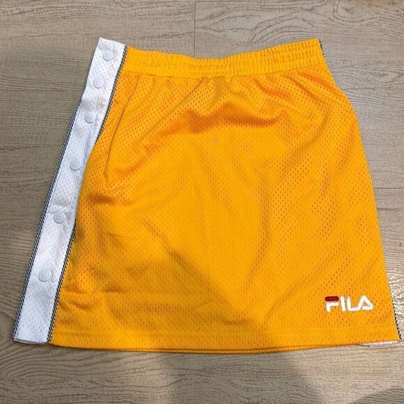 NWOT fila women’s yellow snap off skirt size Xs - Picture 1 of 5